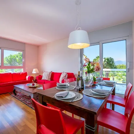 La Maison Du Bonheur - Happy