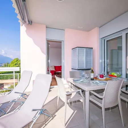 La Maison Du Bonheur With Shared Pool & Sauna - Happy *