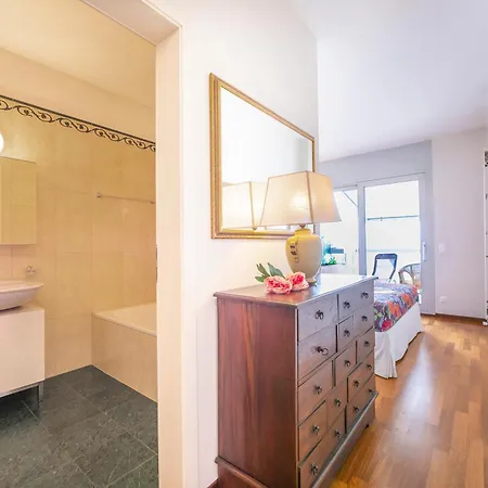 La Maison Du Bonheur With Shared Pool & Sauna - Happy Appartamento *