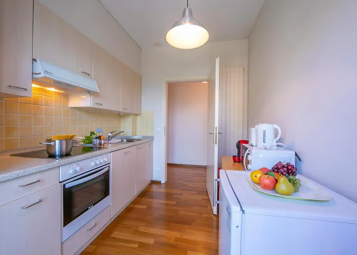 La Maison Du Bonheur - Happy